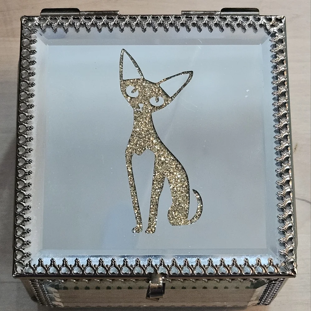 Gold Cat Design Glass Box - Picture 1 of 8